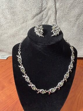 Silver-Tone Necklace and Earrings Set with Light Green Stones - Women Jewelry